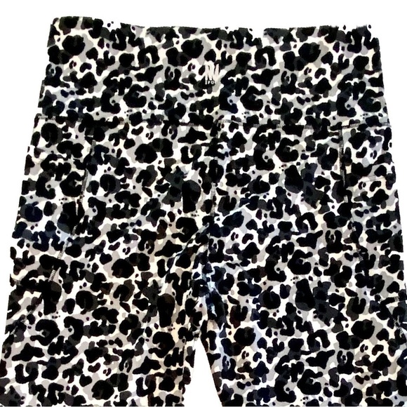Nicole Miller Animal Print High Waisted Leggings Plus Size - Picture 4 of 12